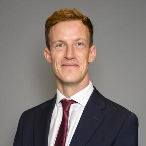 Alistair Strathern Official Portrait